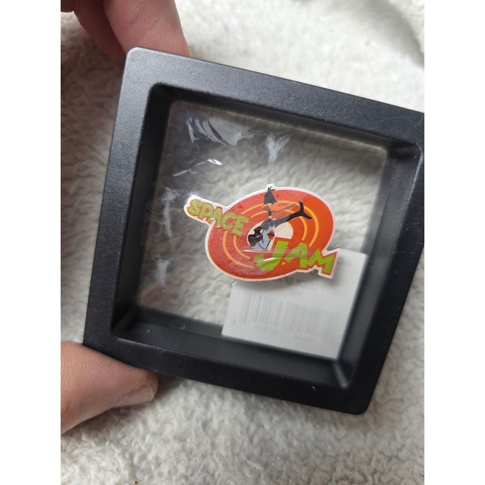 Space Jam Daffy Duck Enamel Pin Red Green Looney Tunes Tune Squad ACC01-PIN-187